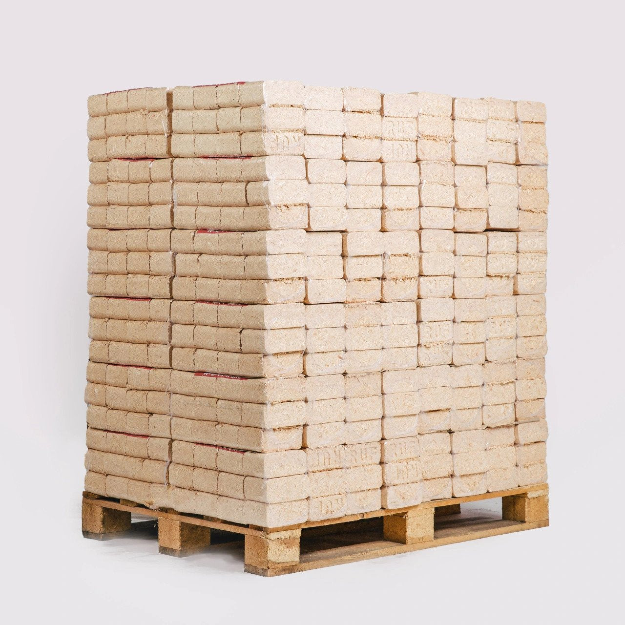 holzbriketts-eckig-palette-uv-hello-heat-1.jpg Briquettes bois 100% résineux – Palette de 960kg – Image 1